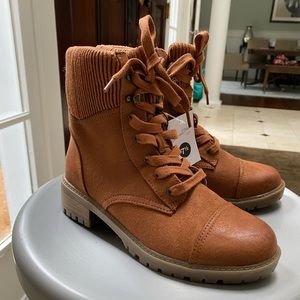 3 for $25 NWT Winter Boots Brown Vegan leather size 7 1/2